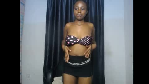 Snapshot of blackbeauty60 chatting on April 2026 09:50:02 PM lela online show from April 2026 09:50:02 PM