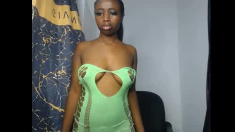 Snapshot of blackbeauty60 chatting on April 2026 06:05:02 PM lela online show from April 2026 06:05:02 PM