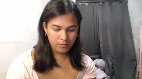 Ellez online show from December 2025 06:24:02 PM