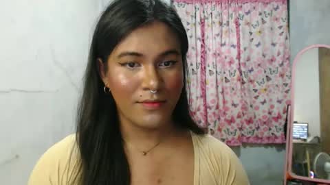 Ellez online show from April 2026 04:45:01 PM