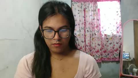 Ellez online show from April 2026 10:16:01 PM