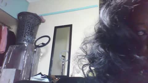 Snapshot of blackprincess25 chatting on October 2025 01:36:02 AM Lorraine online show from October 2025 01:36:02 AM