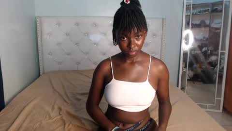 Snapshot of blackqueenofparis chatting on July 2026 11:29:02 AM Paris online show from July 2026 11:29:02 AM