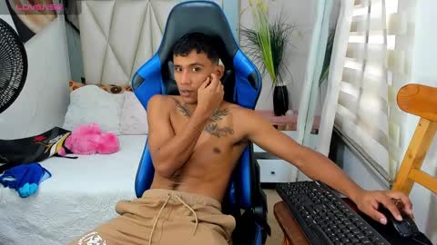 Snapshot of blacksex_boy chatting on December 2024 07:06:01 PM Marlon online show from December 2024 07:06:01 PM