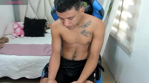 Snapshot of blacksex_boy chatting on December 2024 06:10:01 PM Marlon online show from December 2024 06:10:01 PM