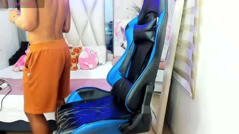 Snapshot of blacksex_boy chatting on February 2025 03:45:02 PM Marlon online show from February 2025 03:45:02 PM