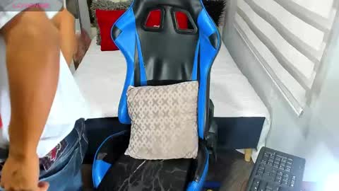 Snapshot of blacksex_boy chatting on October 2025 09:41:01 AM Marlon online show from October 2025 09:41:01 AM