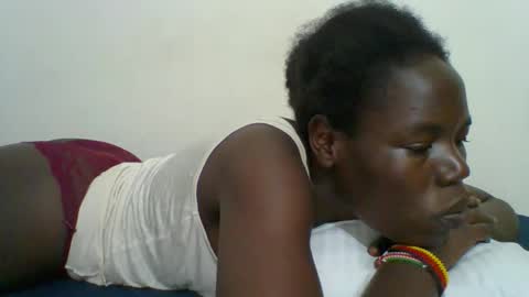 Snapshot of blacksexygal chatting on April 2026 07:33:02 PM SARAH online show from April 2026 07:33:02 PM