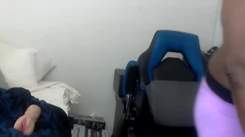 BlackShuggies online show from April 2026 07:07:02 PM