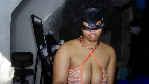 Queen Siren online show from December 2024 05:29:02 AM