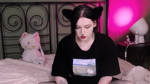 blacky_tea online show from October 2025 04:40:02 PM