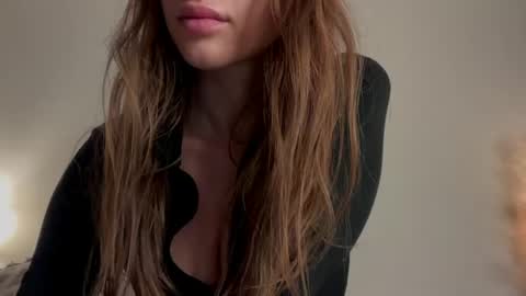 Snapshot of blair_foxxxy chatting on June 2026 04:37:01 AM Blair online show from June 2026 04:37:01 AM