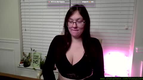 Snapshot of blazyyjane chatting on December 2024 11:35:01 PM Blazyy Jane online show from December 2024 11:35:01 PM