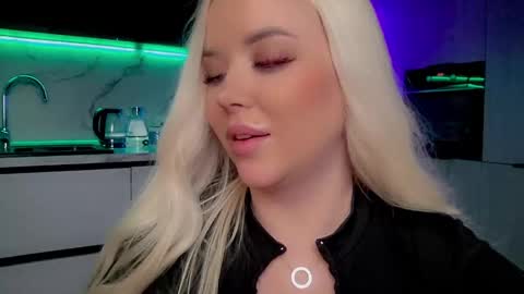 Lana online show from February 2025 06:05:02 AM