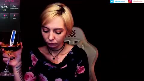 Snapshot of blond_ice_ann chatting on June 2026 05:03:02 PM blond_ice_ann online show from June 2026 05:03:02 PM