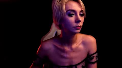 Snapshot of blond_ice_ann chatting on July 2026 07:21:01 PM blond_ice_ann online show from July 2026 07:21:01 PM