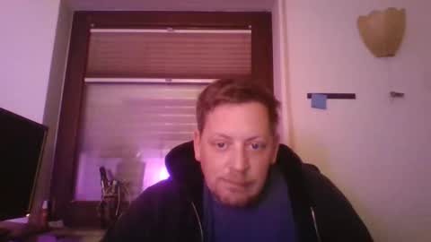 blonde32m online show from November 2025 04:34:02 PM