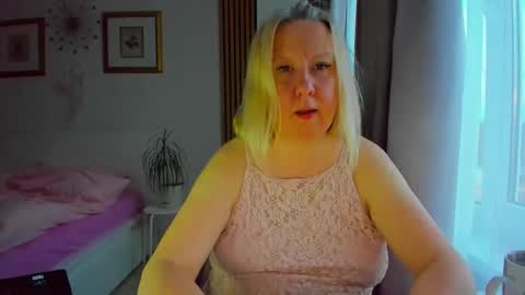 Nicole online show from March 2026 04:44:01 PM