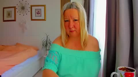 Nicole online show from April 2026 07:14:01 AM