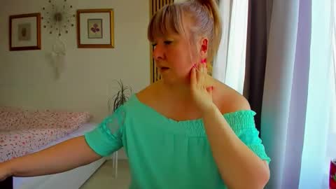 Nicole online show from April 2026 03:48:02 PM