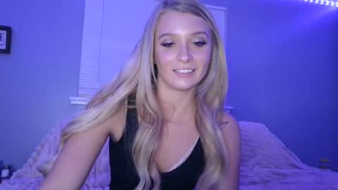 Blonde Stella online show from January 2025 12:06:02 AM