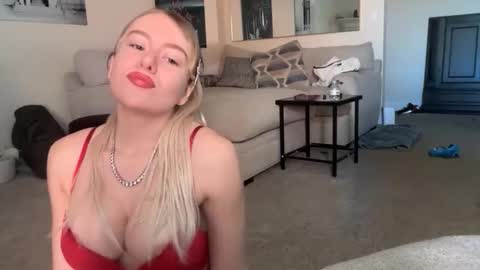blondebunny999 online show from April 2026 07:00:01 PM