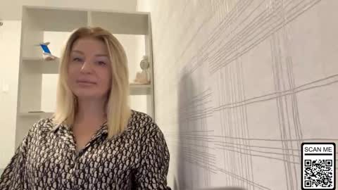 blondie_xoxoxo online show from October 2025 06:58:02 AM