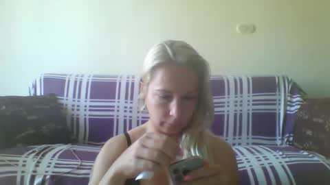 Snapshot of blondiepam23 chatting on March 2026 08:09:01 AM BlondiePam online show from March 2026 08:09:01 AM