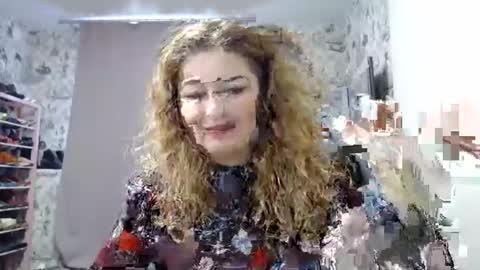 Snapshot of blondmilfs chatting on January 2025 10:30:01 AM BlondMILfs online show from January 2025 10:30:01 AM