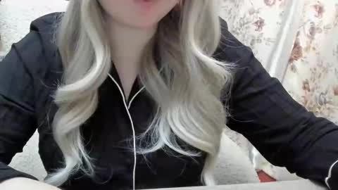 Snapshot of blondymargaret chatting on March 2025 01:29:01 PM blondymargaret online show from March 2025 01:29:01 PM