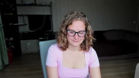 Snapshot of bloomi_lum chatting on October 2025 08:24:02 AM Lumi online show from October 2025 08:24:02 AM