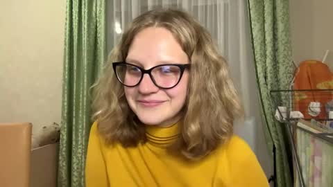 Snapshot of bloomi_lum chatting on October 2025 06:52:01 PM Lumi online show from October 2025 06:52:01 PM