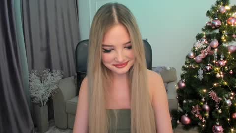 Sophia online show from December 2024 06:20:02 PM