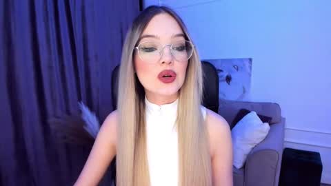 Sophia online show from February 2025 08:02:02 PM