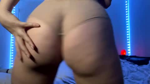 Snapshot of blowkissbunny chatting on December 2024 02:30:01 PM Blow Kiss Bunny online show from December 2024 02:30:01 PM