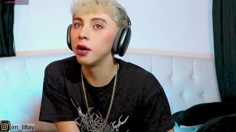 Snapshot of blue_boy_1 chatting on December 2024 12:11:02 AM TAY online show from December 2024 12:11:02 AM
