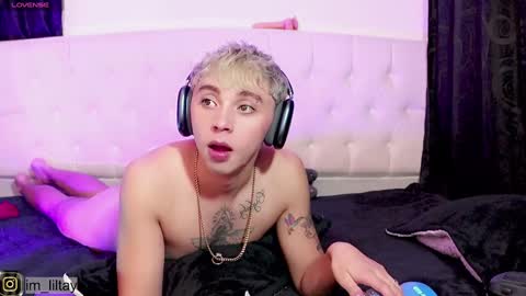 Snapshot of blue_boy_1 chatting on December 2024 09:01:01 AM TAY online show from December 2024 09:01:01 AM