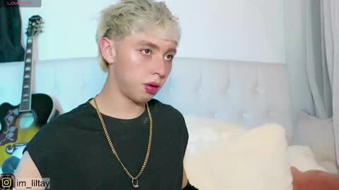Snapshot of blue_boy_1 chatting on February 2025 03:02:01 AM TAY online show from February 2025 03:02:01 AM