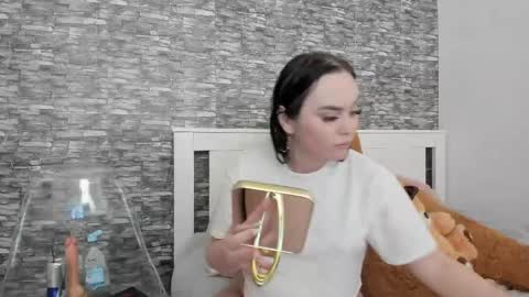Snapshot of blue_candy28 chatting on March 2025 04:34:02 AM blue candy28 online show from March 2025 04:34:02 AM