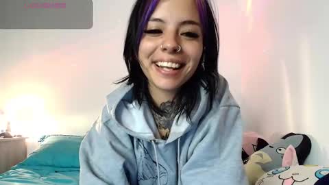Snapshot of blue_tatuu1 chatting on December 2024 12:28:01 AM Alice bleu for friends  online show from December 2024 12:28:01 AM