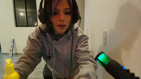 Snapshot of blue_tatuu1 chatting on January 2025 01:54:01 AM Alice bleu for friends  online show from January 2025 01:54:01 AM
