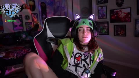 Blue online show from December 2024 05:22:02 AM