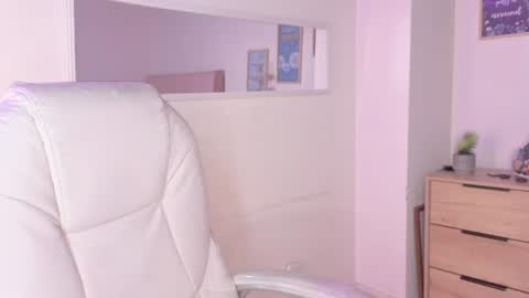Snapshot of bluee_hazell chatting on July 2026 02:20:01 PM online show from July 2026 02:20:01 PM