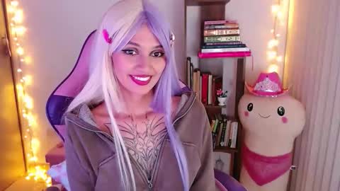 Snapshot of bluee_v chatting on November 2025 01:15:01 AM Im Abril .. Nice to meet you thumb up me please its important INDEPENDENT MODEL online show from November 2025 01:15:01 AM