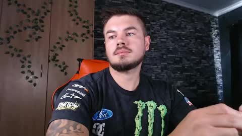 blueeyeboy0 online show from April 2026 12:08:02 PM