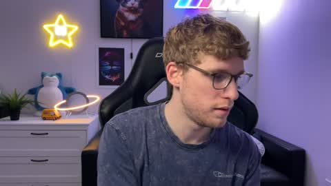 Snapshot of blueeyedtallguy chatting on December 2024 12:52:01 AM blueeyedtallguy online show from December 2024 12:52:01 AM