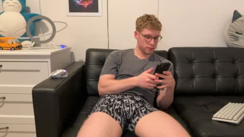 Snapshot of blueeyedtallguy chatting on December 2024 07:26:02 AM blueeyedtallguy online show from December 2024 07:26:02 AM