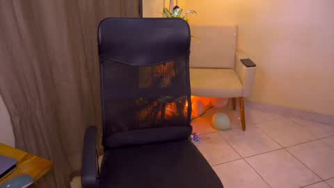 FLORAA online show from May 2026 07:08:02 PM
