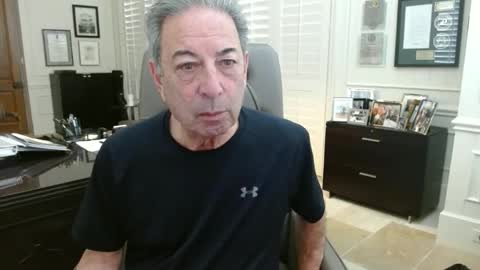 Snapshot of blueisles chatting on April 2026 02:25:02 PM blueisles online show from April 2026 02:25:02 PM
