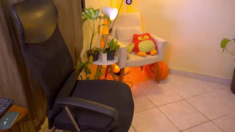 FLORAA online show from November 2025 06:21:01 PM